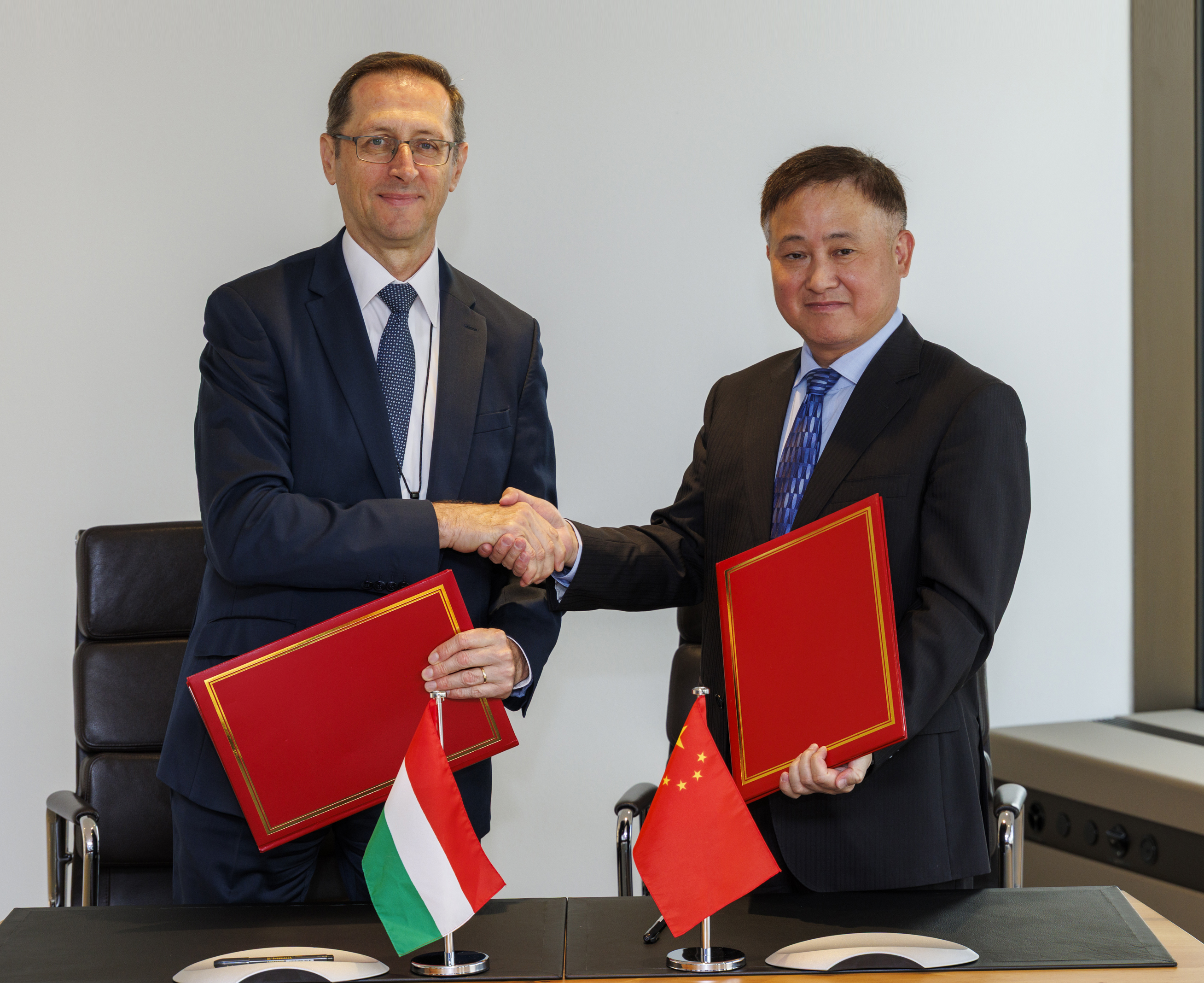 1757378851698091.jpg 3.jpg